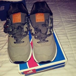 Like new new balance sneakers